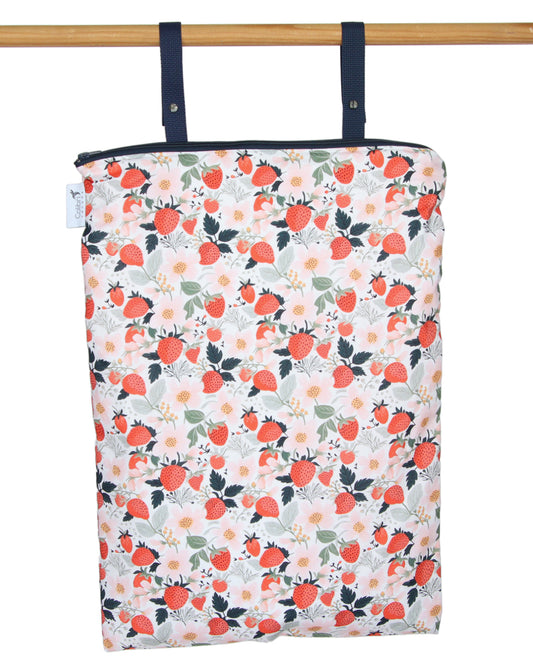 4183 - Strawberry Patch Extra Large Wet Bag