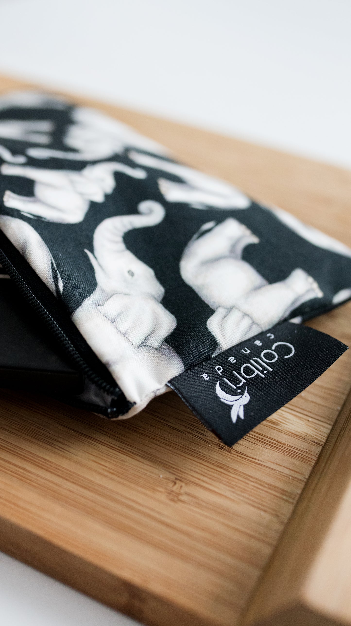 8108 - Elephant Reusable Snack Bag - Medium
